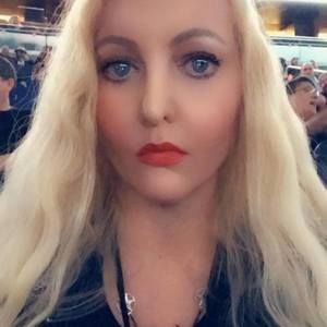 Meet your Posher, Dana